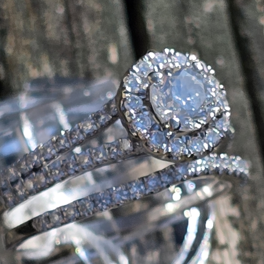 Natural Diamond Wedding Set.